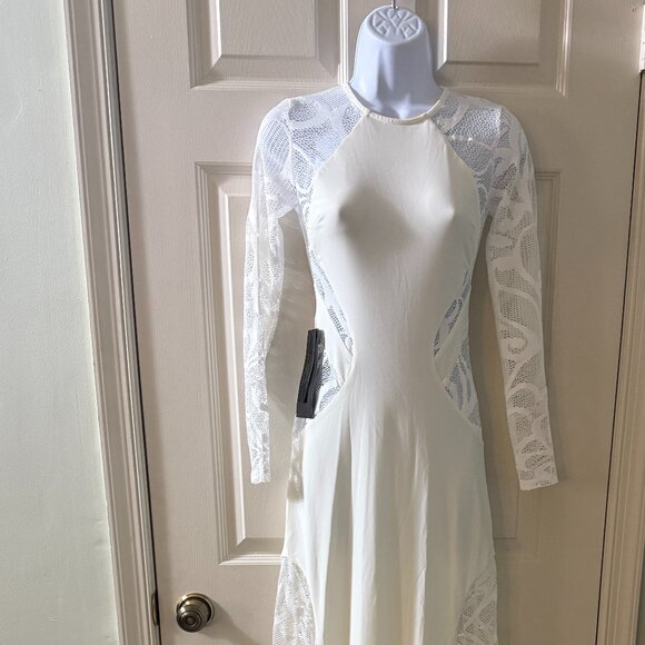 Brand New W/T Bebe Petite Off White Long Sleeve Lace Gown – XXSP - Picture 1 of 12